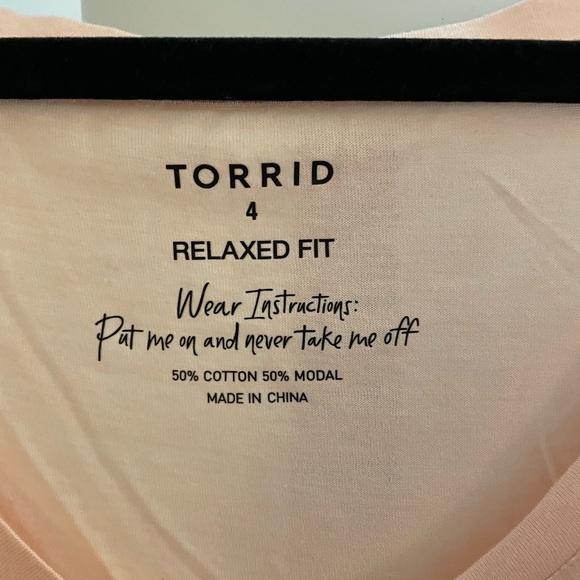 Torrid cropped v neck size 4 - Picture 2 of 3